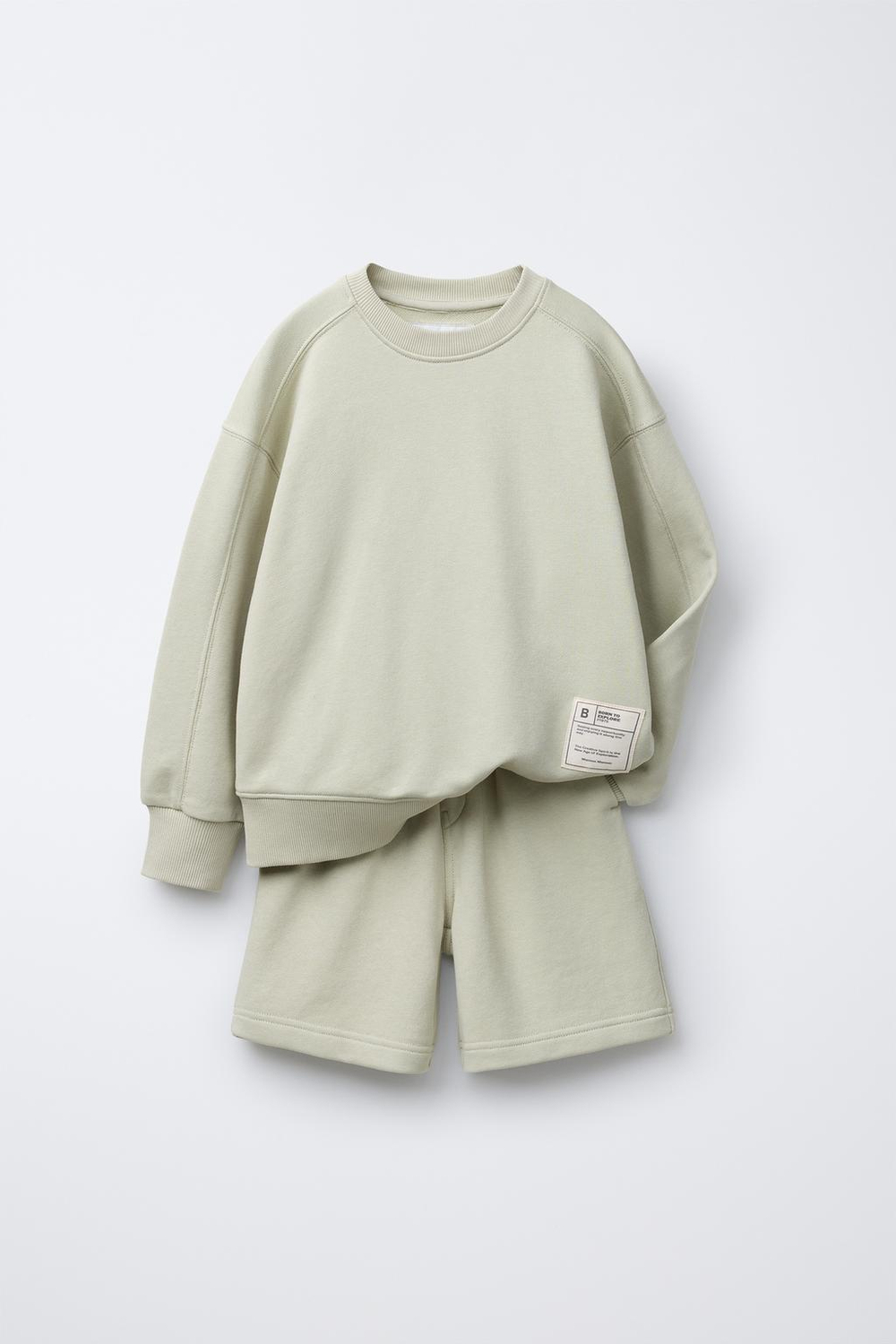 ZARA КОМПЛЕКТ ИЗ ТОЛСТОВКИ ШОРТОВ-БЕРМУДОВ ИЗ МЯГКОЙ ТКАНИ, ОЛИВКОВЫЙ