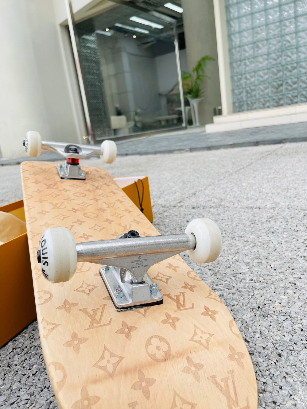 Louis Vuitton Skateboard