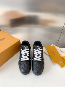 Louis Vuitton Trainer Sneaker