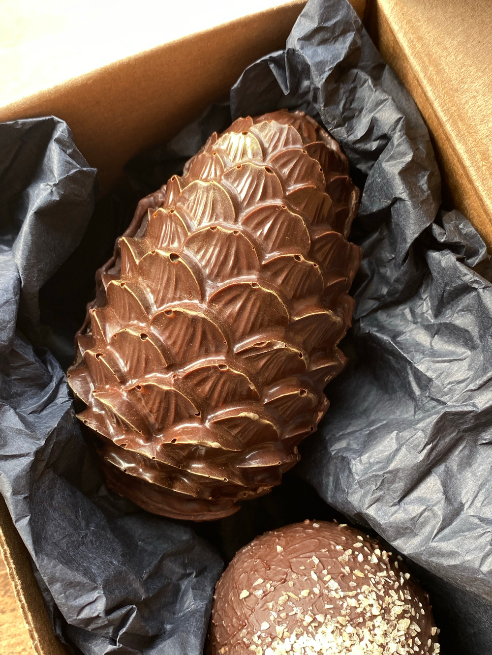 Набор шоколадных фигурок с какао и маршмеллоу, с можжевельником и розмарином