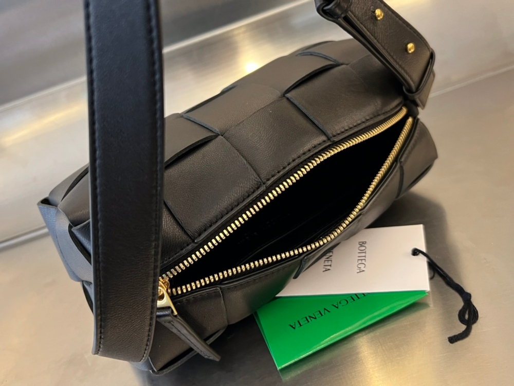 Bottega Veneta Small Brick Cassette 23 cm
