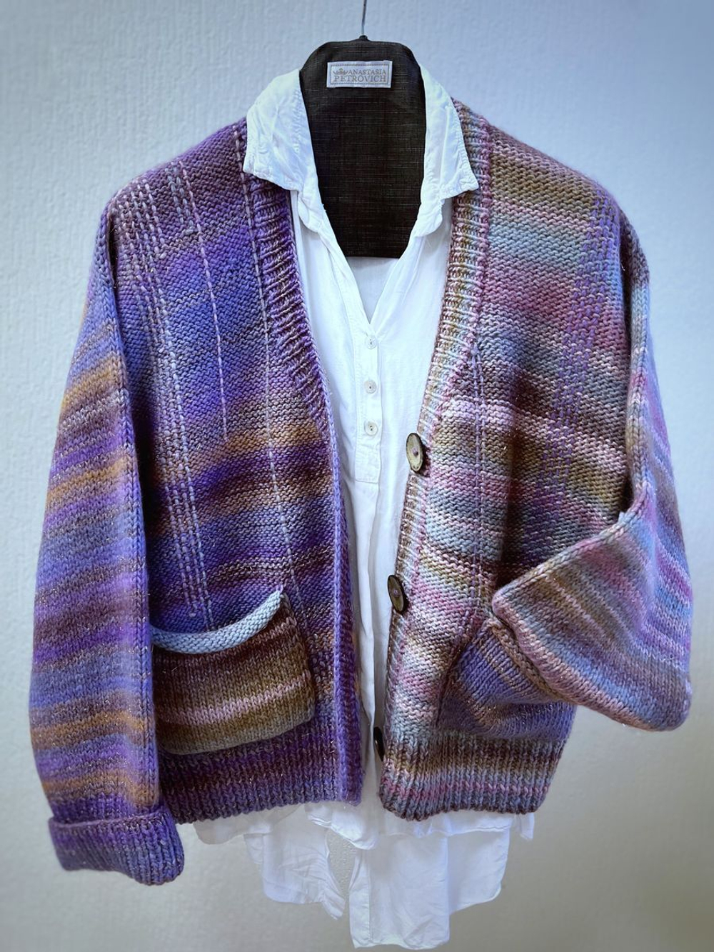 Вязаный кардиган оверсайз с V вырезом Spark на пуговицах