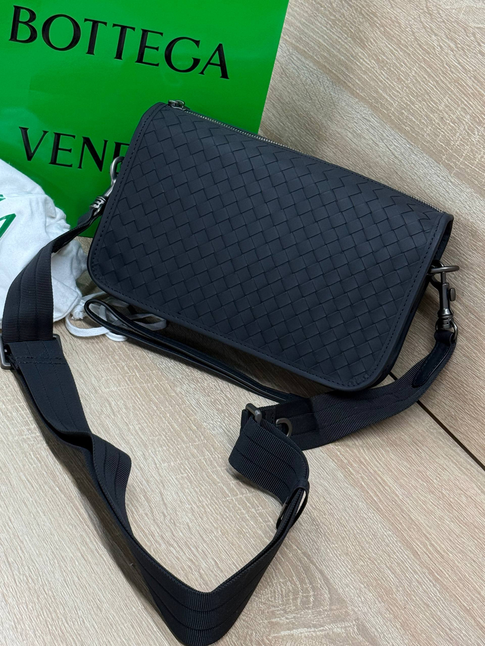 Сумка-мессенджер Bottega Veneta