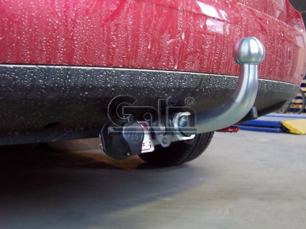 Фаркоп оцинкованный Galia S095A для SEAT Ibiza IV хетчбек 3/5 дверей 2008-2017, Ibiza ST универсал 2010-2017(паспорт и сертификат в комплекте)(без электрики)