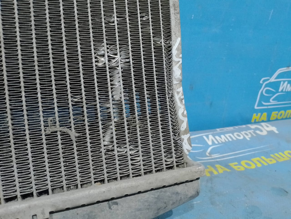 Радиатор двигателя NISSAN SUNNY 1991