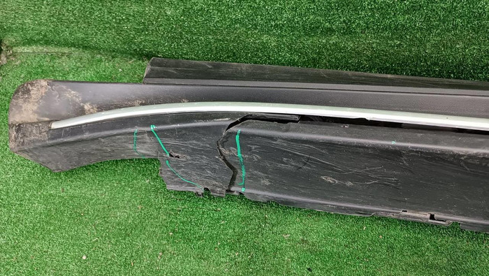 Наклад порога левая Mercedes ML GLE W166 (2011-2018)