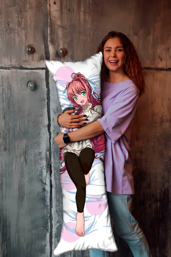 Дакимакура Моника