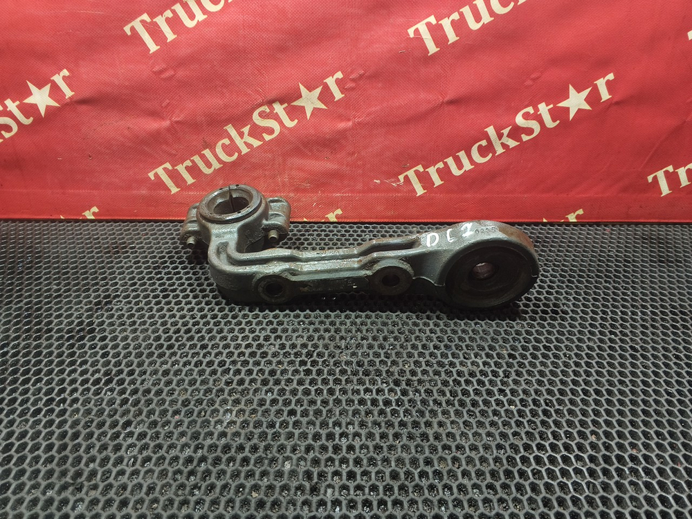 Кронштейн переднего стабилизатора 2020г