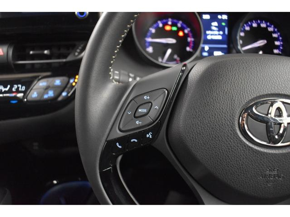 TOYOTA C - HR 2023 г.