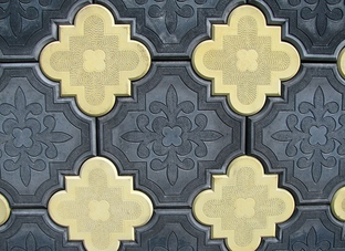 Как красиво оформить садовые дорожки из тротуарной плитки Краковский клевер