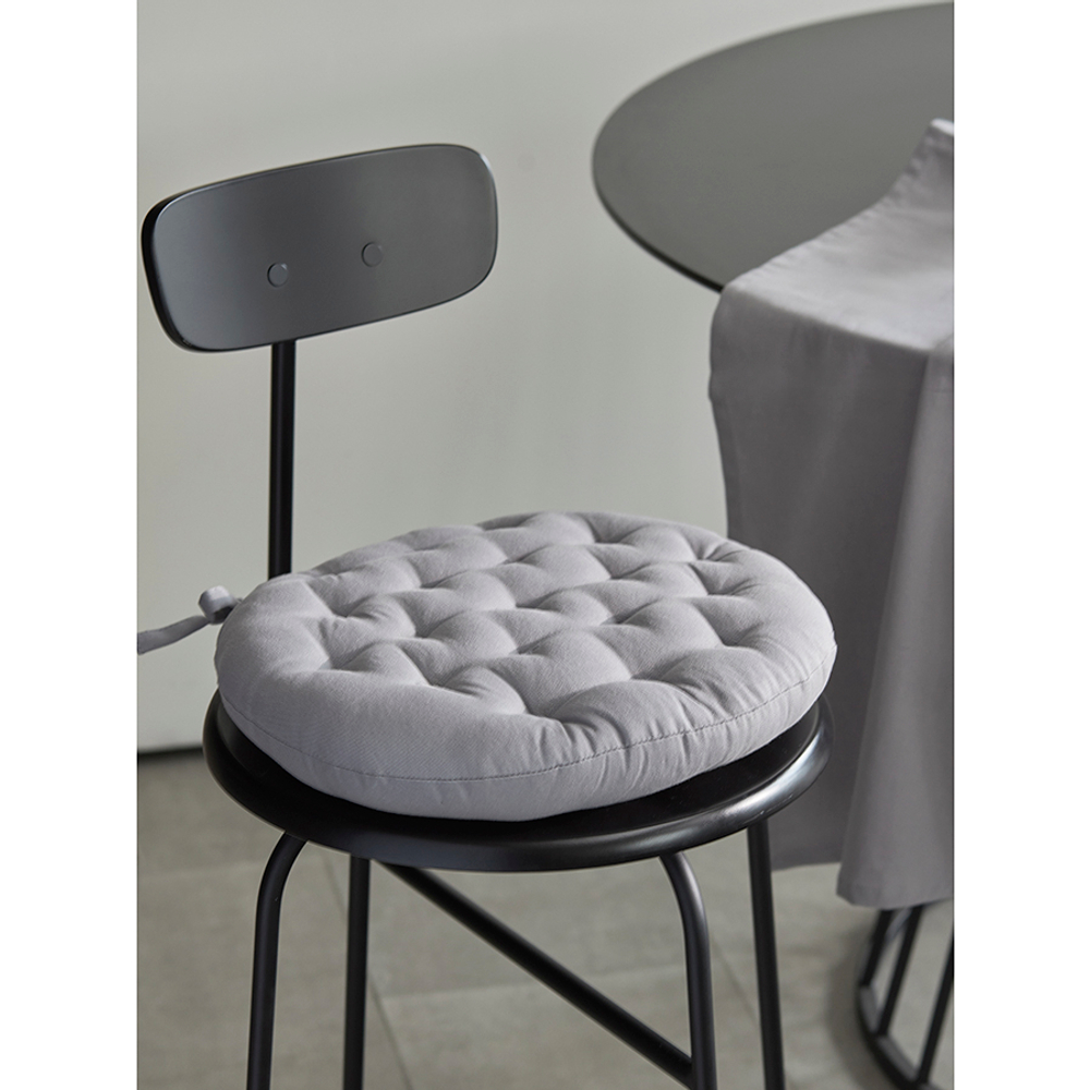 Подушка на стул круглая из хлопка серого цвета из коллекции essential, 35 см