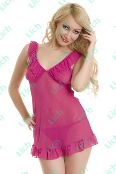 Розовая сорочка и трусики-стринг
