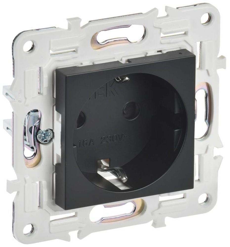 Розетка SKANDY 16А с заземл. защ. шторки SK-R04Bl черн. IEK SK-R14-16-K02