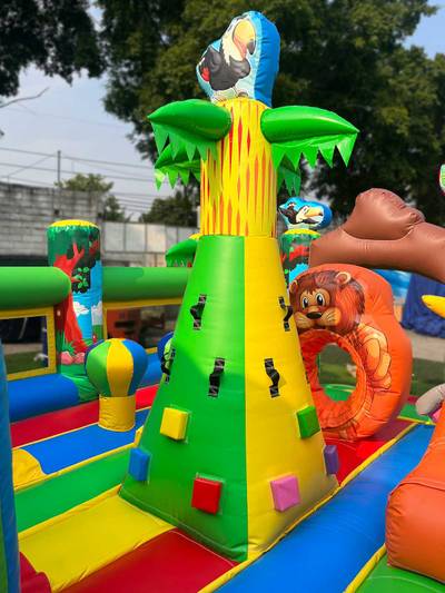 Коммерческий надувной батут «Звериная команда», 9х5х5 м