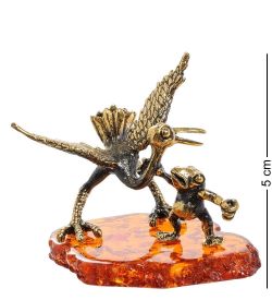 Народные промыслы AM-1972 Фигурка «Аист неудачный обед» (латунь, янтарь)