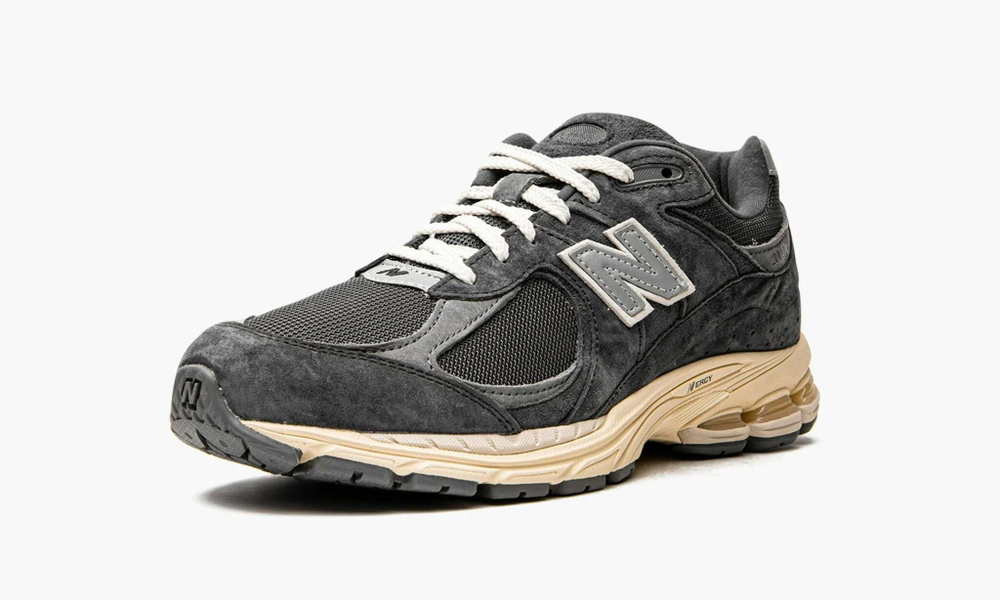 2002R "Black Dark Grey"