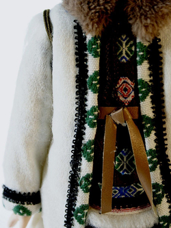 Кукла коллекционная фарфоровая Эвенк