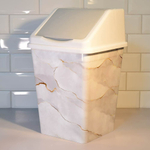 Ведро для мусора 16л с подвижной крышкой квадратное "Белый мрамор"