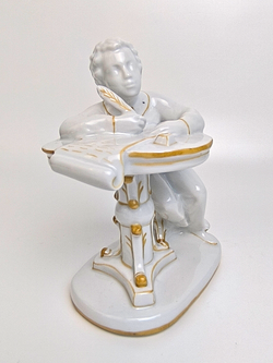 Фарфоровая статуэтка "Юный Пушкин" ЛФЗ