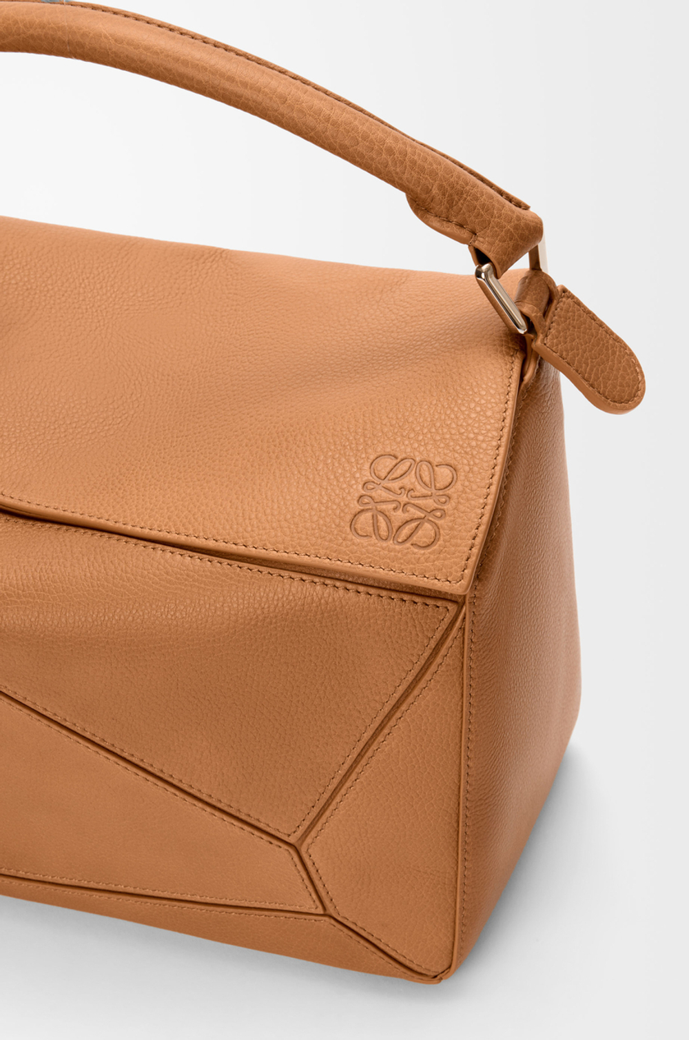 Loewe Большая сумка Puzzle мягкой зернистой телячьей кожи, светло-коричневый