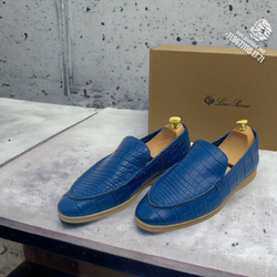 Лоферы Loro Piana из кожи крокодила