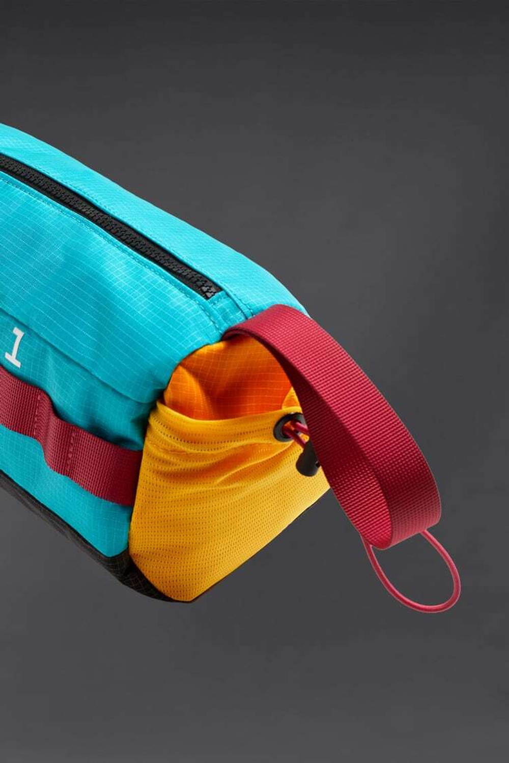 ZARA НЕСЕССЕР ИЗ НЕЙЛОНА, РАЗНОЦВЕТНЫЙ