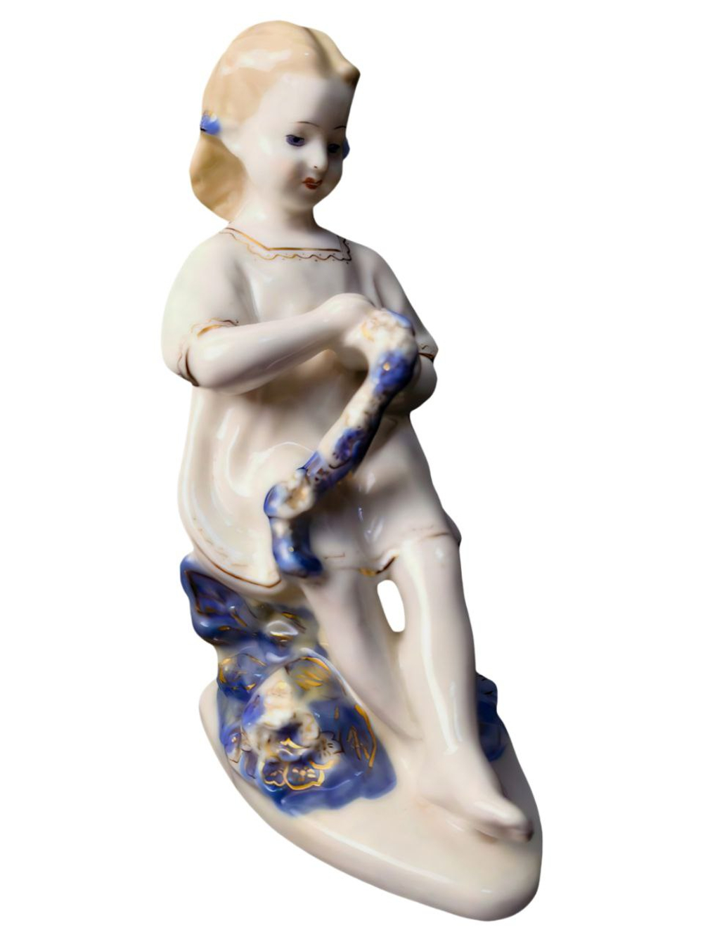 Фаянсовая статуэтка "Девочка с венком" Гжель