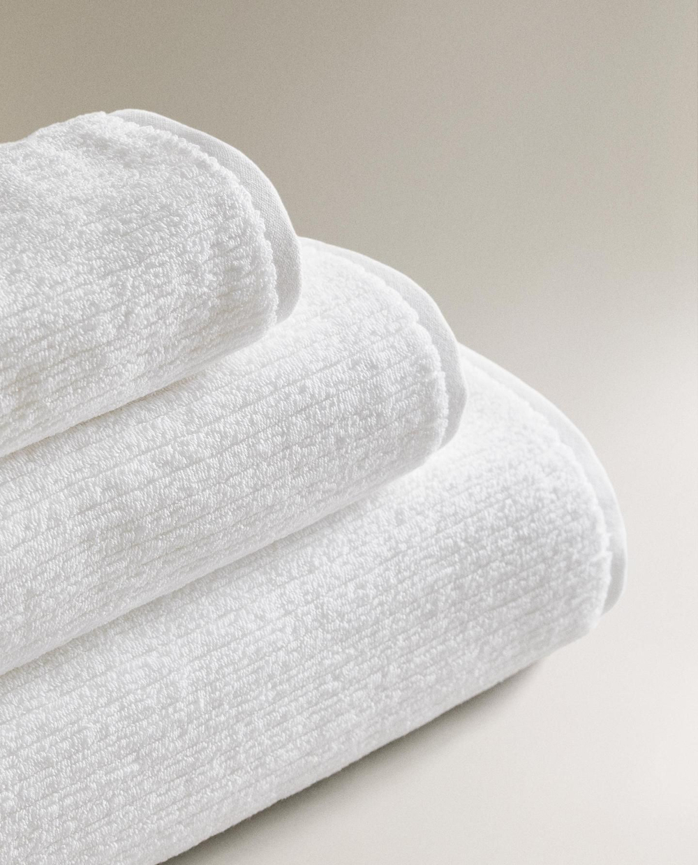 Zara Home - Ребристое полотенце для ванной с текстурой, белый, 50х90 см