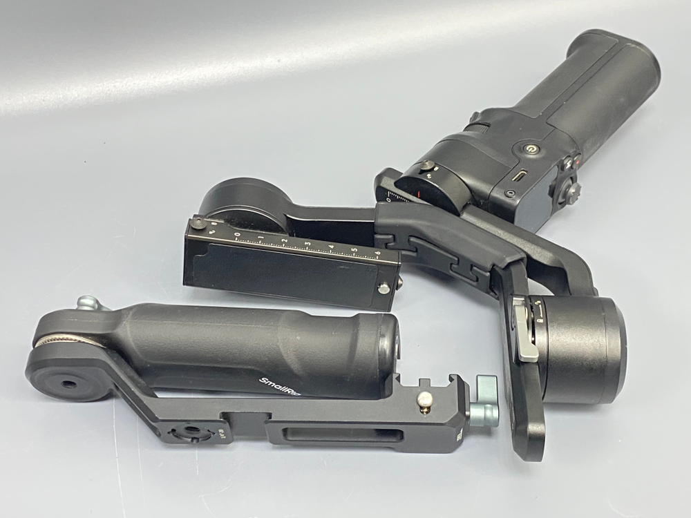 DJI RS 3 Mini + рукоятка SmallRig 4197