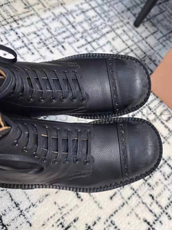 Женские сапоги Miu Miu в черном цвете