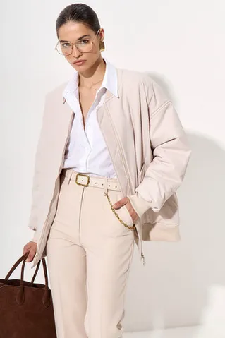 Куртка бомбер цвета экрю