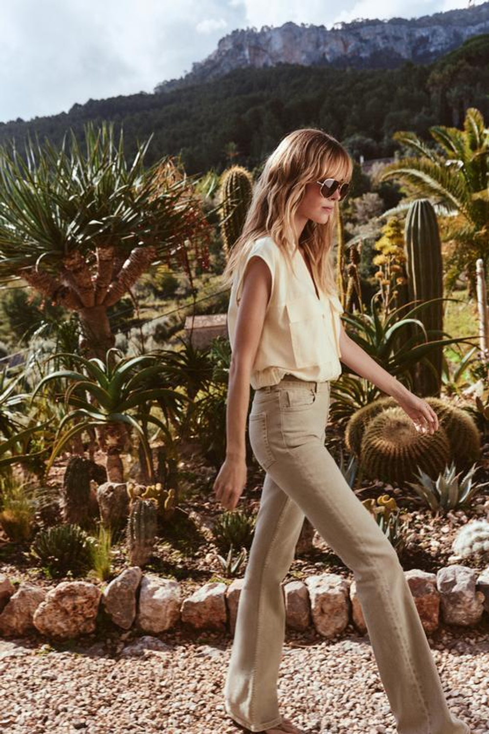 ZARA ДЖИНСЫ Z1975 FLARE С ВЫСОКОЙ ПОСАДКОЙ, ПЕСОЧНЫЙ