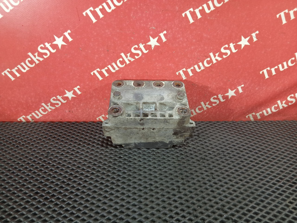 Подушка двигателя задняя