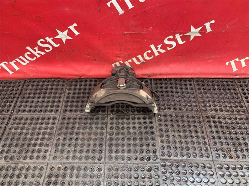 Суппорт передний правый 2017г