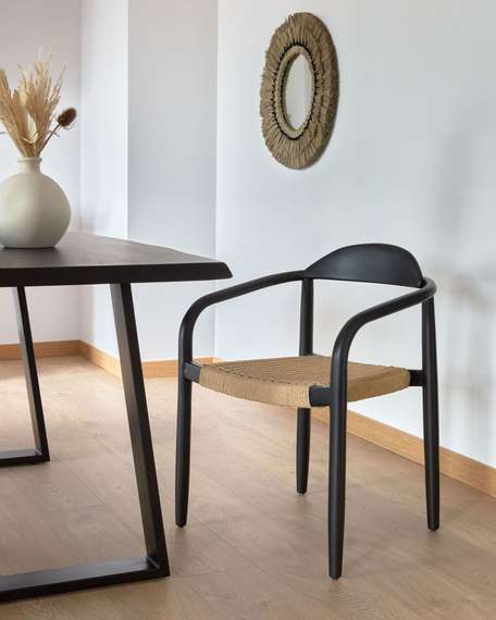 Стул Glynis черный с натуральным сиденьем | La Forma | Испания | Купить в Hallberg.ru