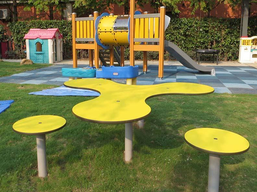 Детский столик со стульчиками «Нико»