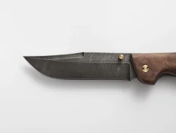 Складной нож "Тайга", дамасская сталь, рукоять орех
