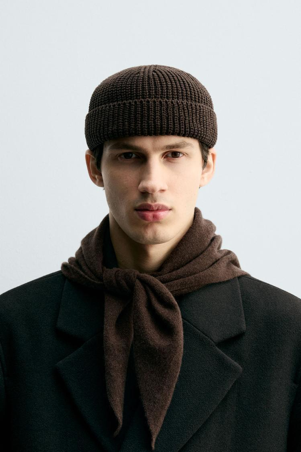 ZARA КОРОТКАЯ ШАПКА БИНИ, ШОКОЛАДНЫЙ