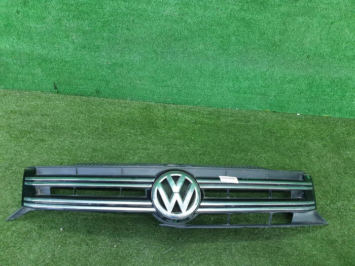 Решетка радиатора VW Tiguan 1 (2011-2018)
