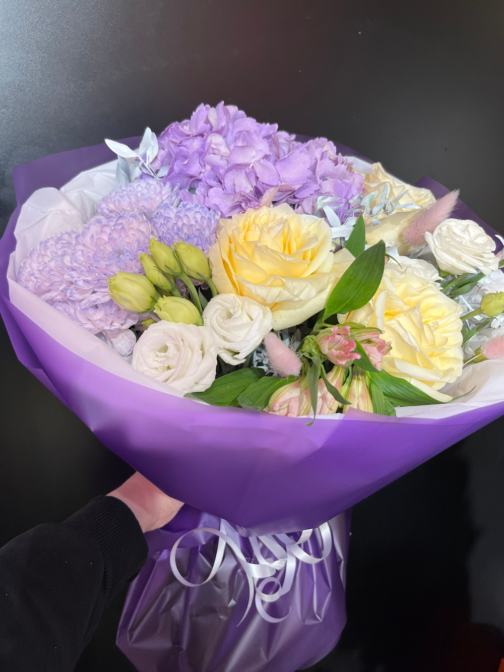 Букет(гортензия фиолетовая,роза канделайт,альстермерия розовая,эустома белая,хризантема фиолетовая)