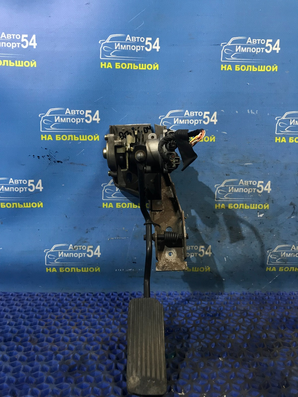 Педаль газа NISSAN SUNNY 2001