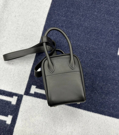 Сумка Hermes Lindy Noir Palladium Hardware