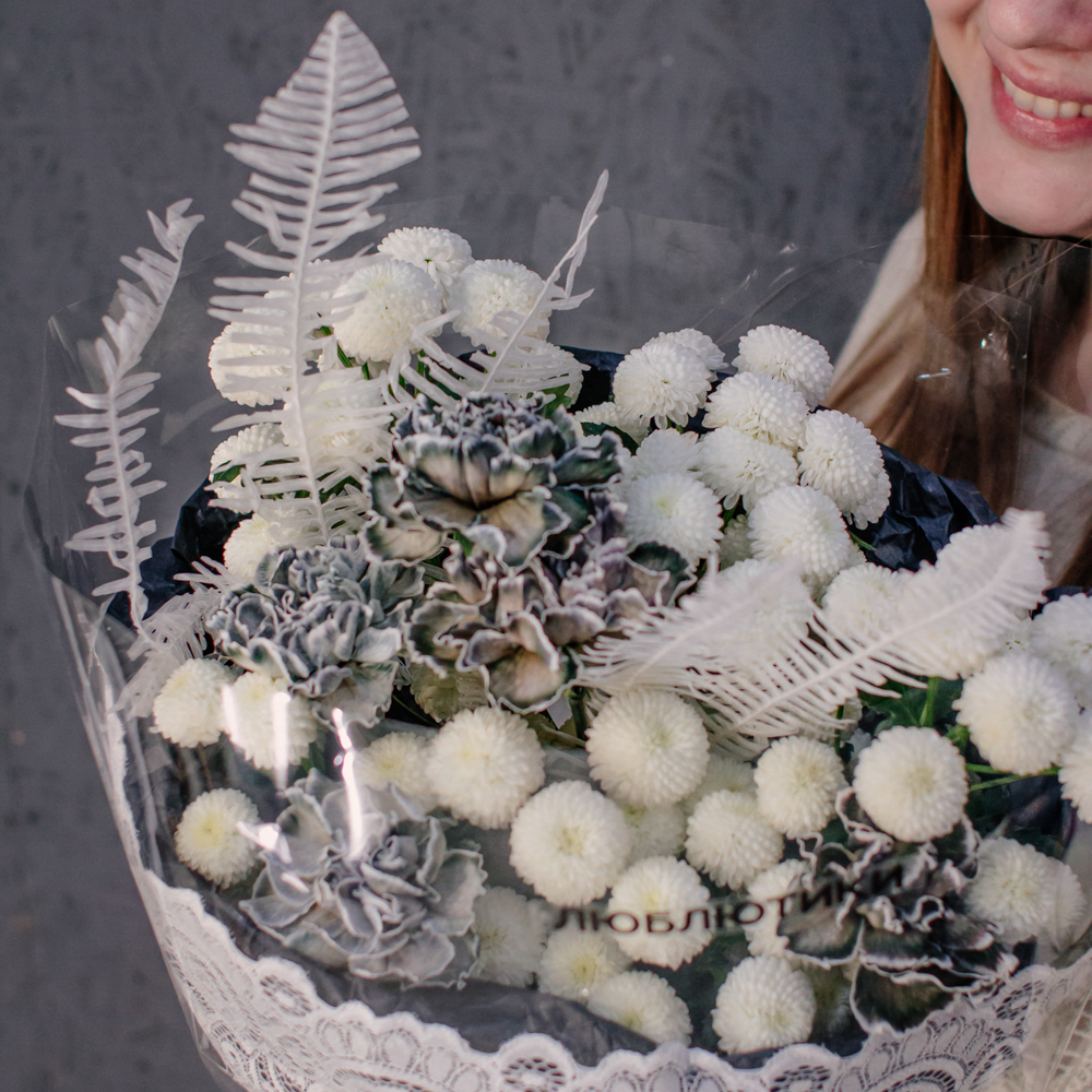 115. Кружевной черно-белый букет