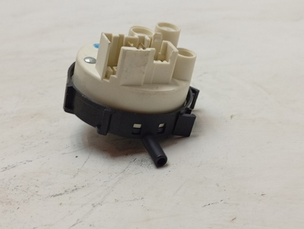 AWS71212 кт20 Датчик уровня воды для стиральной машины Whirlpool Hotpoint-Ariston 461971402451 б/у