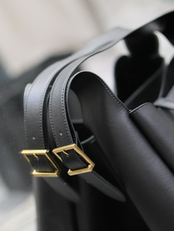 Saint Laurent Large Le 5 A 7 Supple 31 cm