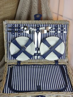 HOLYDAY BASKET Набор для пикника с термосумкой на 4 персоны