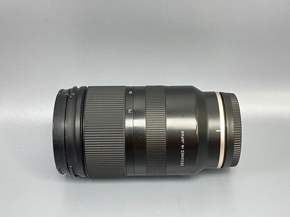 Tamron 28-75mm 2.8 RXD Sony трещинка на тубусе