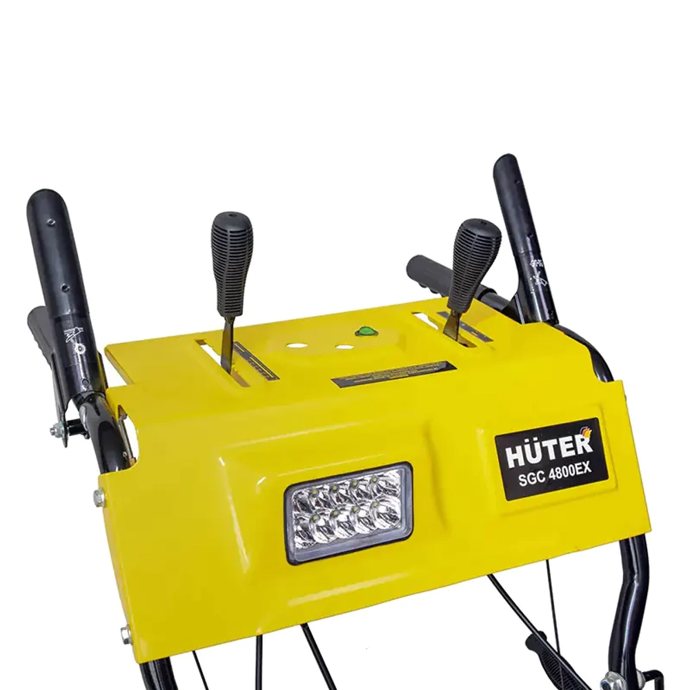 HUTER SGC 4800EX бензиновый снегоуборщик 7 л.с, ковш 68 см, выброс 15 м, 6 вперед/2 назад 70/7/27