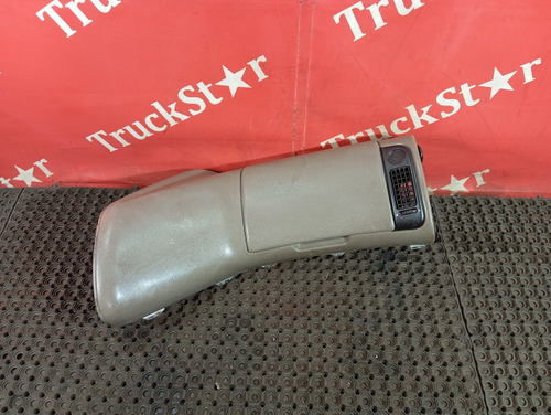 Передняя панель салона