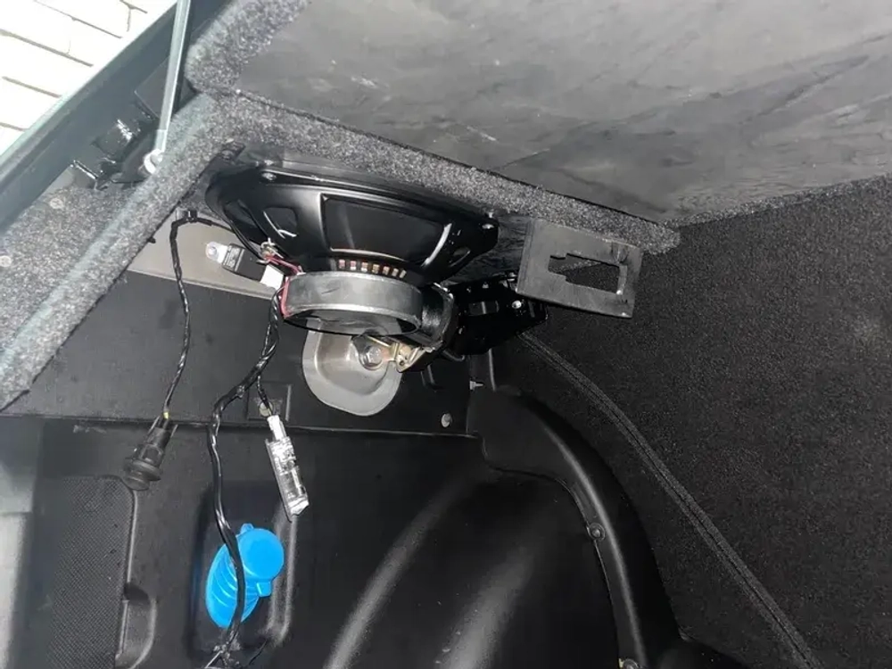 Акустическая полка с боковинами Нива 4x4 / Легенд (3 дверн)